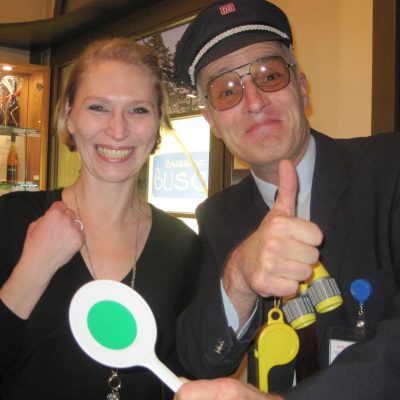 Der komische Comedy-Schaffner aus Köln kontrolliert auch gerne auf Ihrer Veranstaltung! Kontakt und Buchung: www.Walkacts.info, www.Kuenstlerteam.com, Tel.: 0221 342060