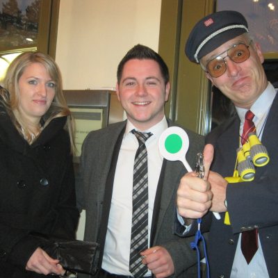 Der komische Comedy-Schaffner aus Köln kontrolliert auch gerne auf Ihrer Veranstaltung! Kontakt und Buchung: www.Walkacts.info, www.Kuenstlerteam.com, Tel.: 0221 342060
