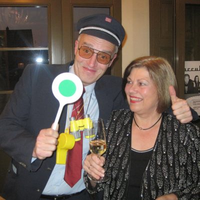 Der komische Comedy-Schaffner aus Köln kontrolliert auch gerne auf Ihrer Veranstaltung! Kontakt und Buchung: www.Walkacts.info, www.Kuenstlerteam.com, Tel.: 0221 342060