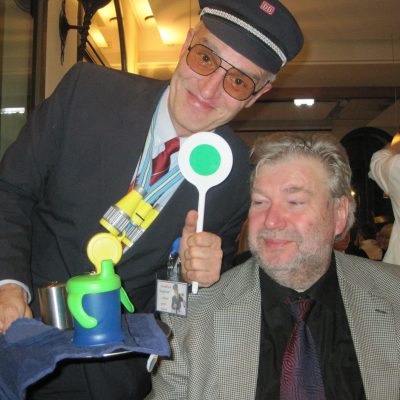 Der komische Comedy-Schaffner aus Köln kontrolliert auch gerne auf Ihrer Veranstaltung! Kontakt und Buchung: www.Walkacts.info, www.Kuenstlerteam.com, Tel.: 0221 342060
